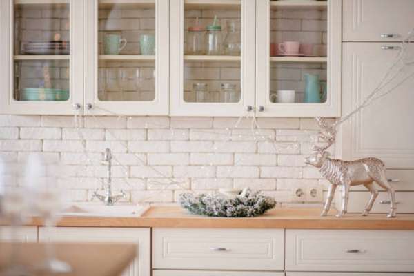 How to Decorate Your Cabinets with Glass Doors