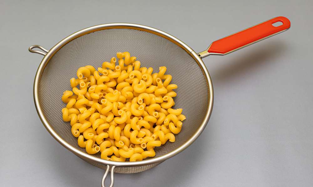 How to drain pasta without a colander